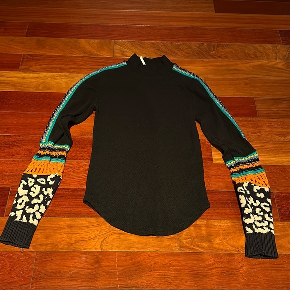 Free People sweater with crochet on sleeves. Like brand new. Size S. - Picture 1 of 8